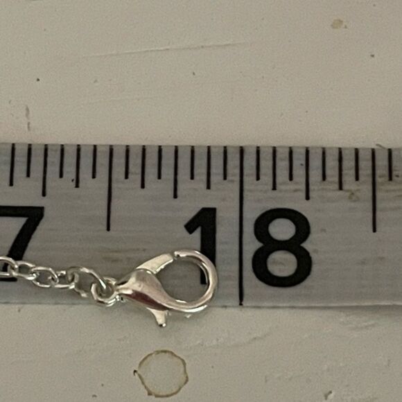 Disney Princess (Moana) 18” silver tone‎ chain necklace with 1.5” oval pendant - Picture 6 of 7